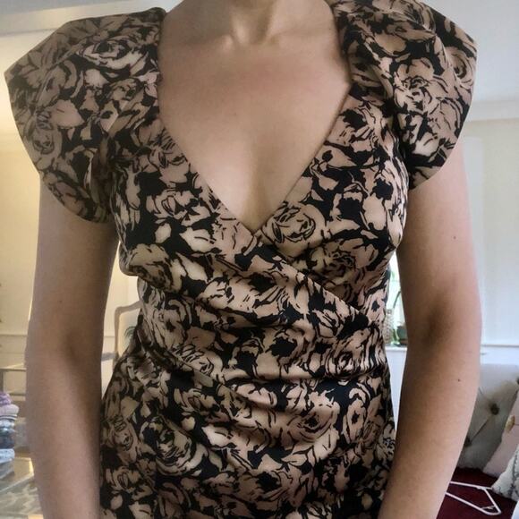 Ann Taylor Dark Floral V-Neck Sleeveless Blouse Shell Top Workwear Size 0 - Picture 2 of 9